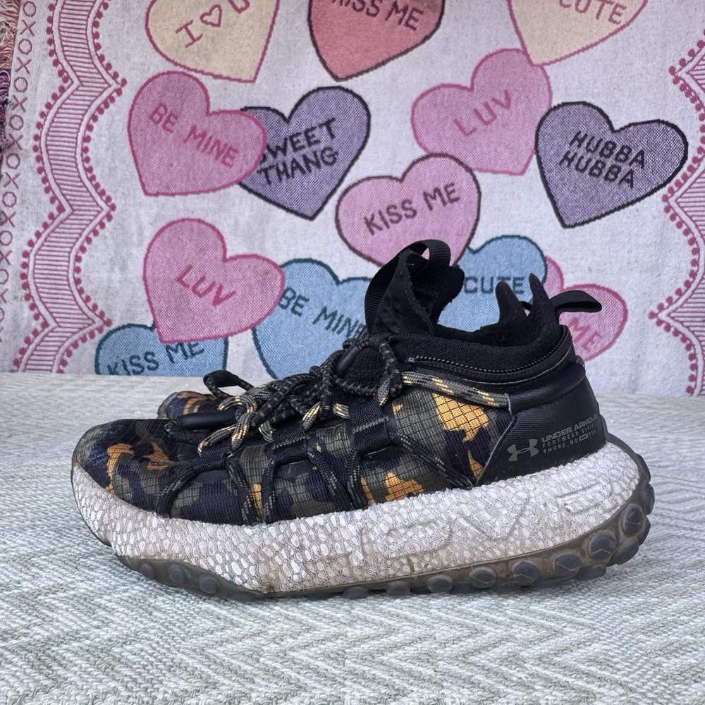 Size M3.5/W5 - UNDER AMOUR CAMO MENS RUNNING SHOES UA HOVR SUMMIT
